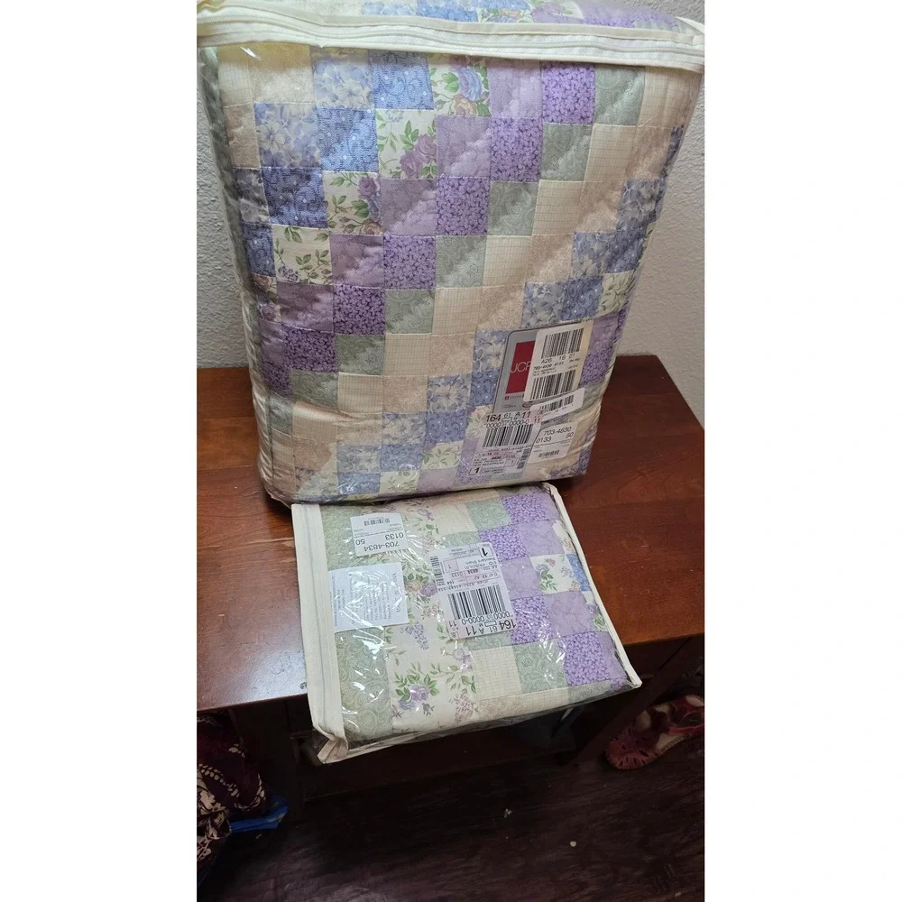 NEW JCPenney Home Priscilla Quilted Bedspread Twin Purple Floral Patchwork